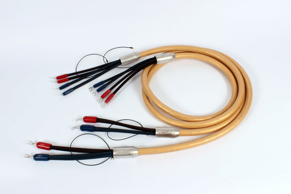 Акустический кабель  Van den Hul Mounted set 3T The Cumulus Hybrid. 5 метров пара. Разъем BERRI (2-2) Цвет золотой