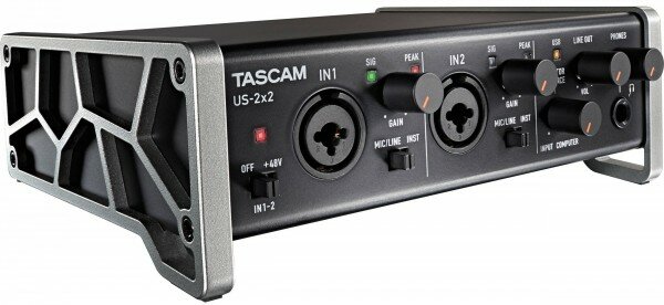 Аудио интерфейс TASCAM US-2x2 USB